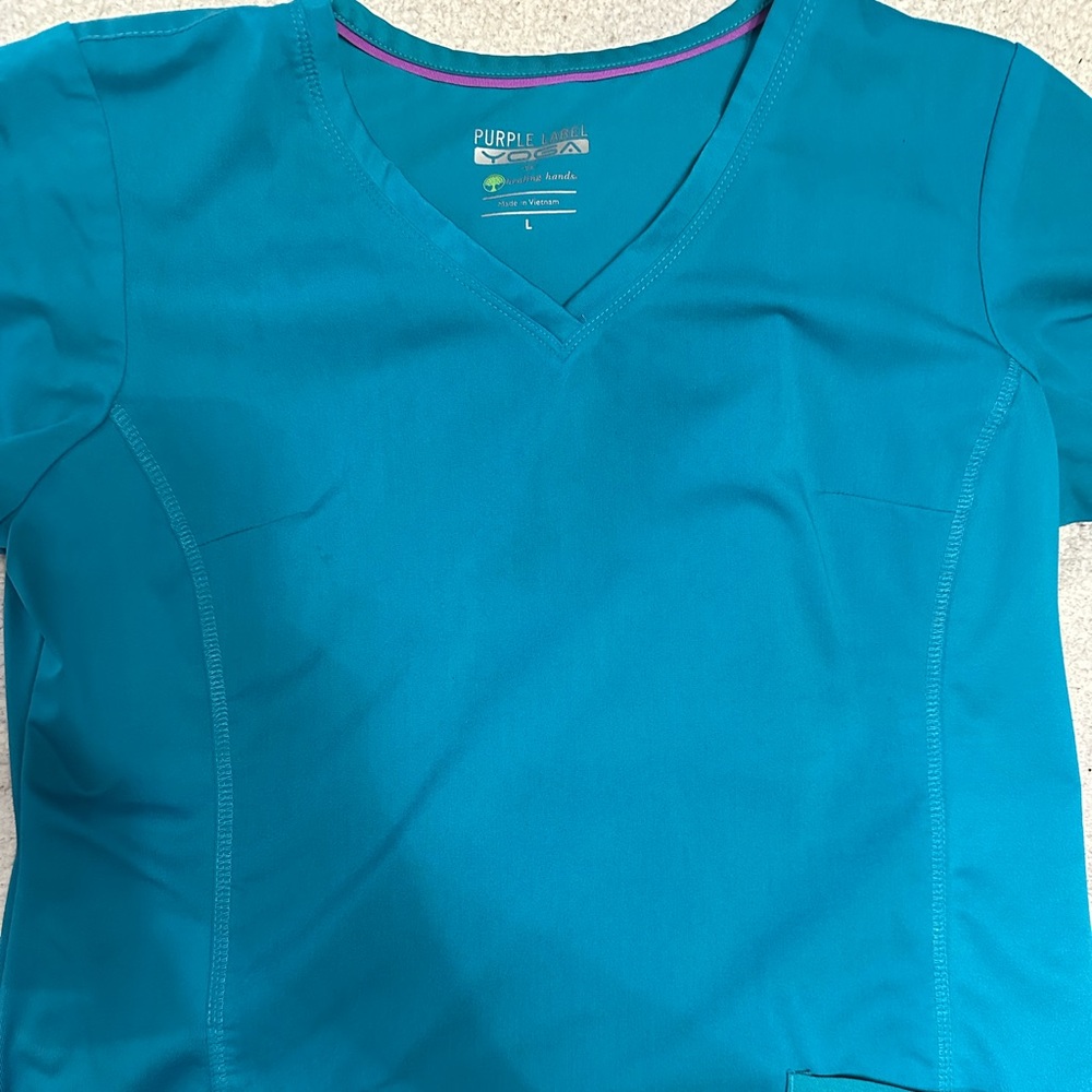 Purple label by Healing Hands. Teal in color, women’s L top, M pants.